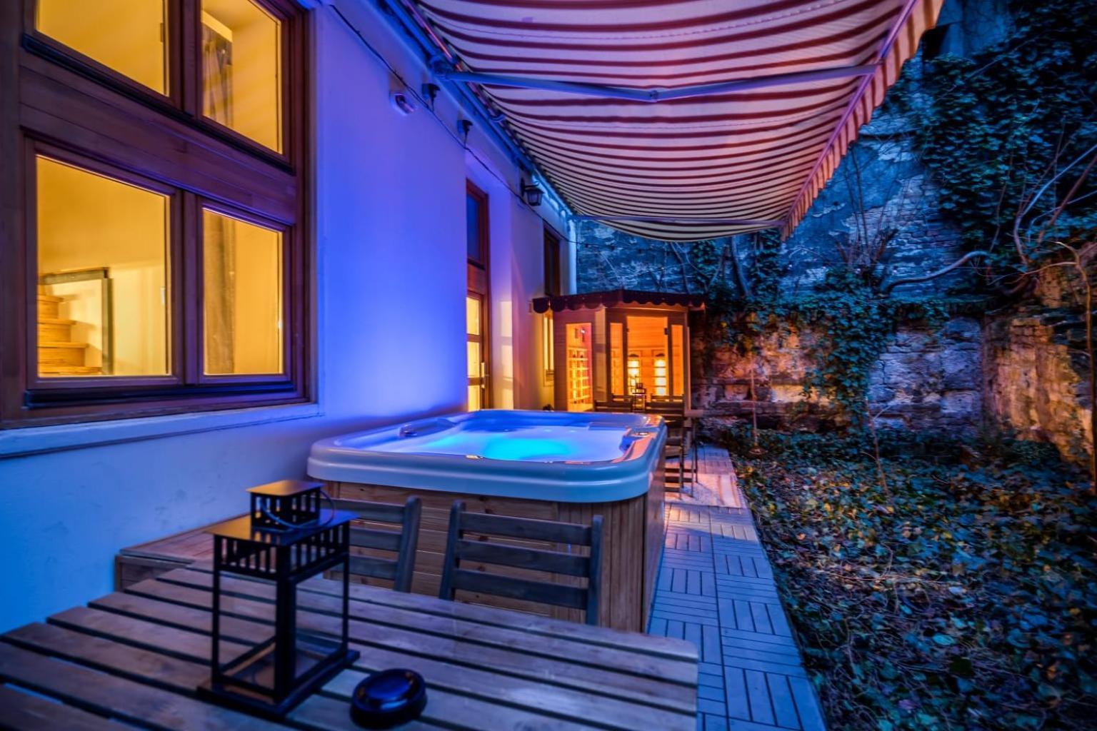 Wellness Wonderland Garden, Sauna, Jacuzzi In Cbd * Budapesta