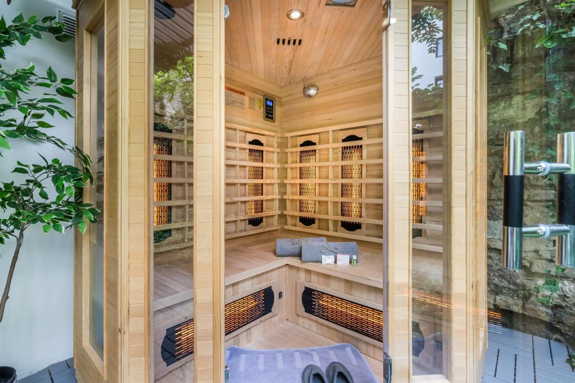 Lejlighed Wellness Wonderland Garden, Sauna, Jacuzzi In Cbd