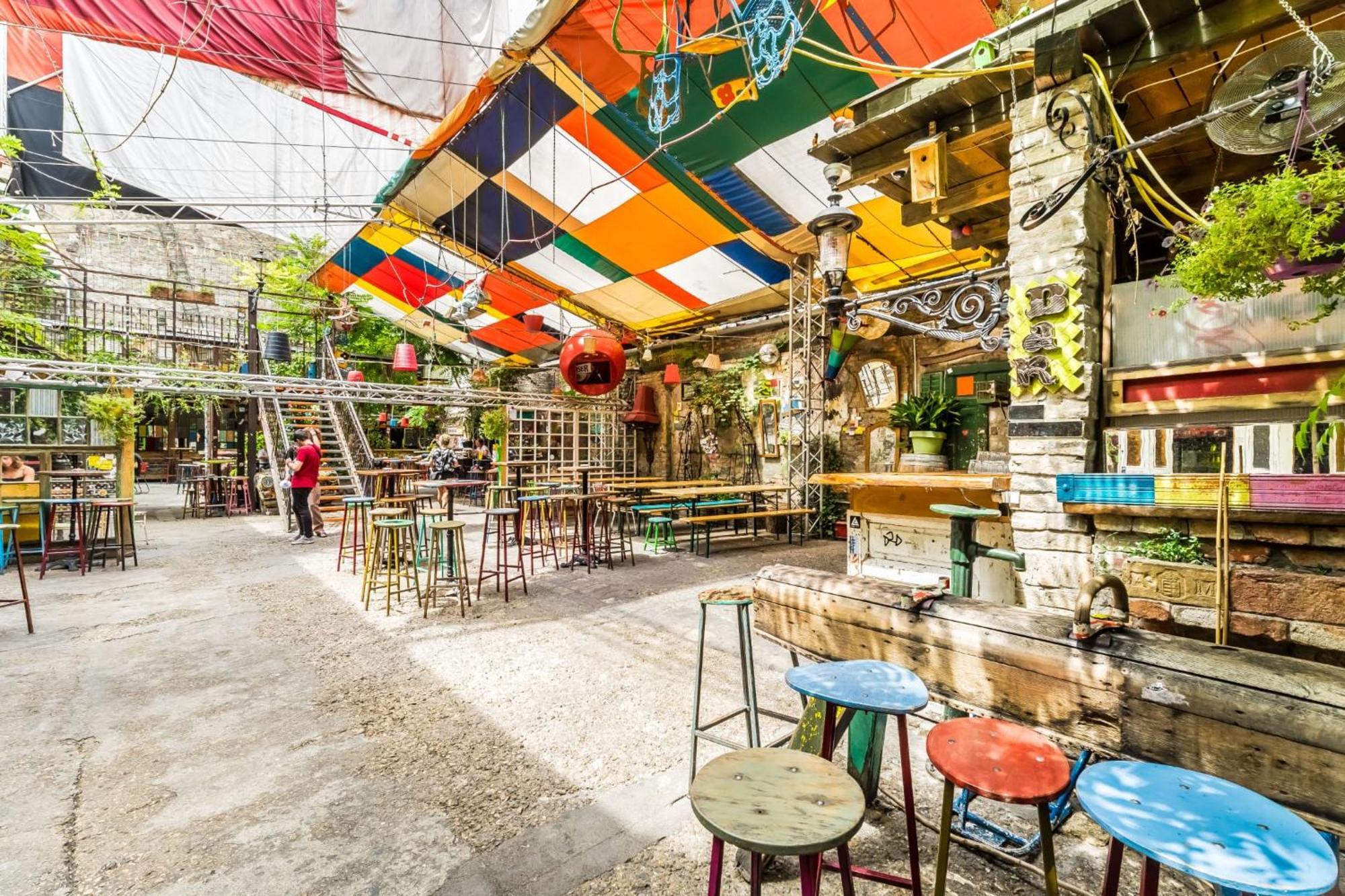 Lejlighed Wellness Wonderland Garden, Sauna, Jacuzzi In Cbd Budapest